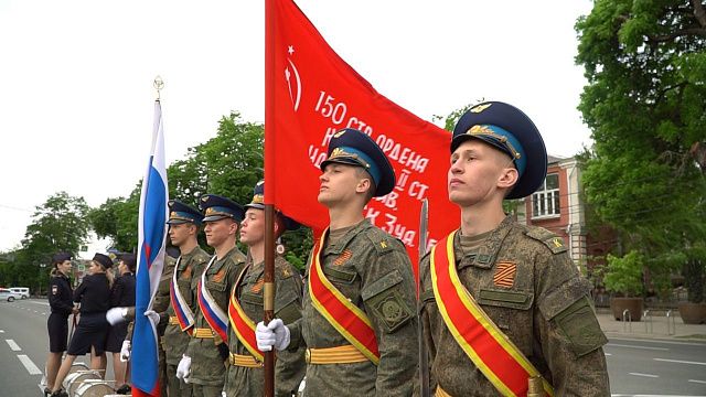 В Краснодаре прошла первая репетиция торжественного прохождения войск в День Победы