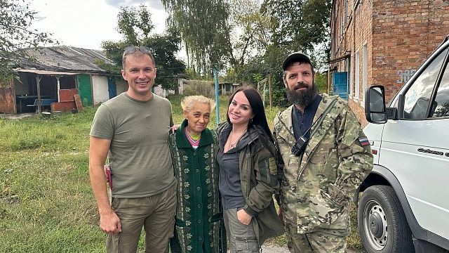 Волонтёры из Краснодарского края привезли гумпомощь внучке советского маршала Ерёменко