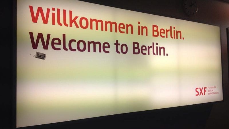 Посольство Германии в Москве показало флаг СССР в стиле нацистской символики