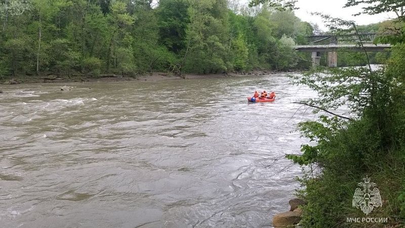 Восьмой день ведутся поиски мальчика, упавшего в реку Белую в Адыгее