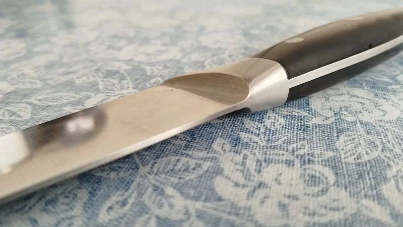 Мужчина пытался зарезать двух врачей в больнице Махачкалы