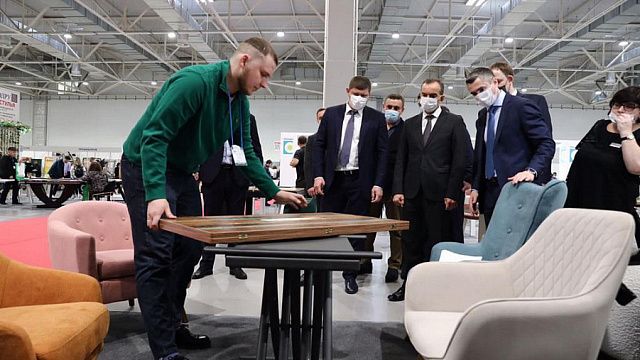 Вениамин Кондратьев: «Деревообработка и производство мебели – одни из приоритетных отраслей промышленности для Кубани»