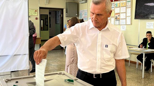 Секретарь реготделения «Единой России» отметил хорошую организацию выборов Фото: t.me/edinroskuban