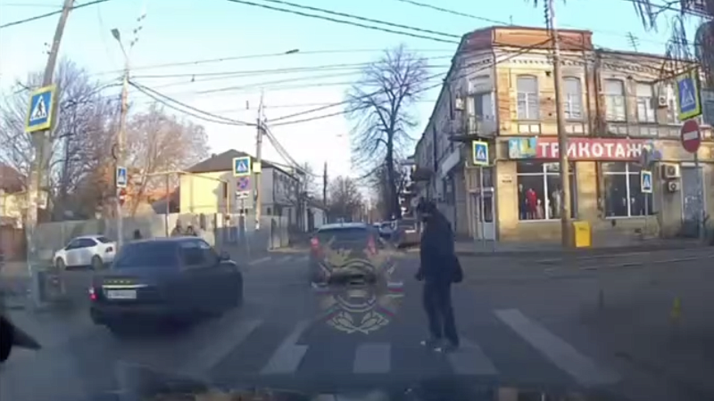 В Краснодаре оштрафовали уроженца Чечни, едва не сбившего пешехода