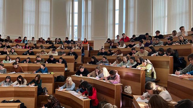 Краснодарские студенты написали письма военнослужащим-участникам спецоперации