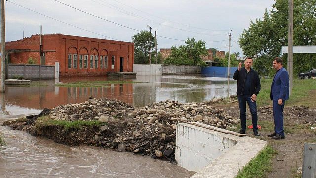Почти 1,5 тысячи заявлений о подтоплении домов подали жители Лабинского района Фото: t.me/vladimirzaburaev