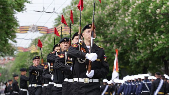 В Крыму, Курской и Белгородской областях отменили проведение парада Победы 