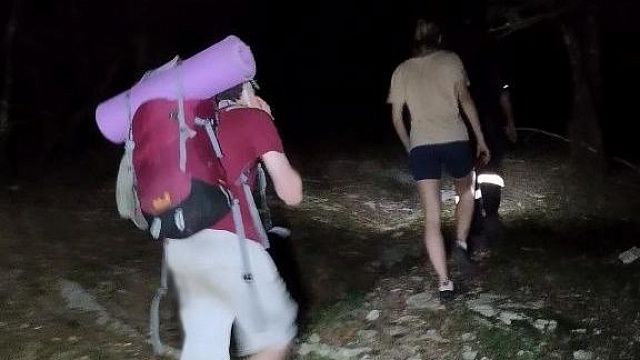 В Сочи спасатели помогли двум группам заблудившихся туристов