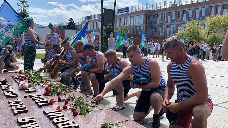 Губернатор Кубани поздравил десантников и ветеранов ВДВ с праздником