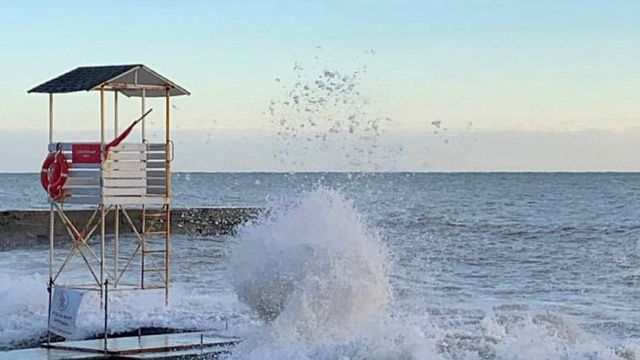 Вода в Черном море стремительно остыла у берегов Краснодарского края