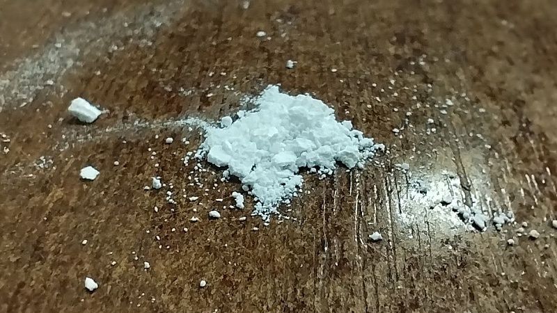  Полицейские спасли младенца из пожара и от неадекватной матери в Новороссийске