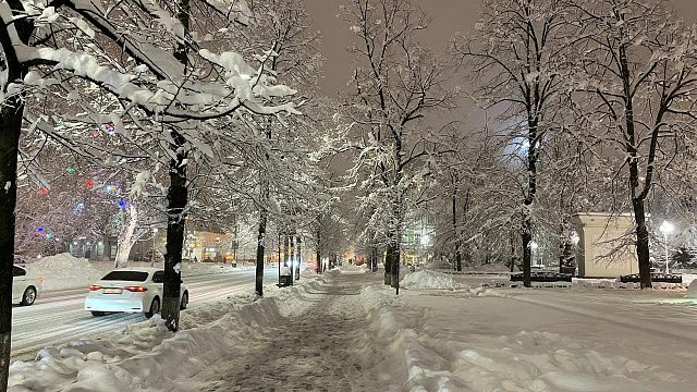 В Краснодаре в понедельник снова будет идти снег, ночью и утром - сильный