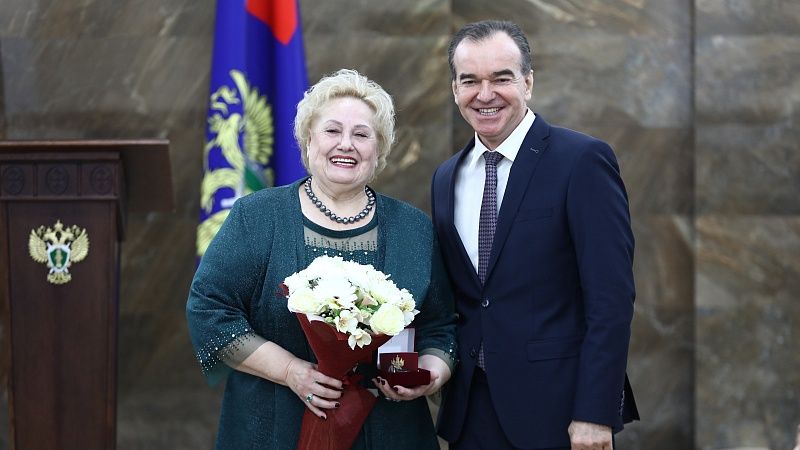 Губернатор наградил ветеранов и сотрудников прокуратуры Кубани