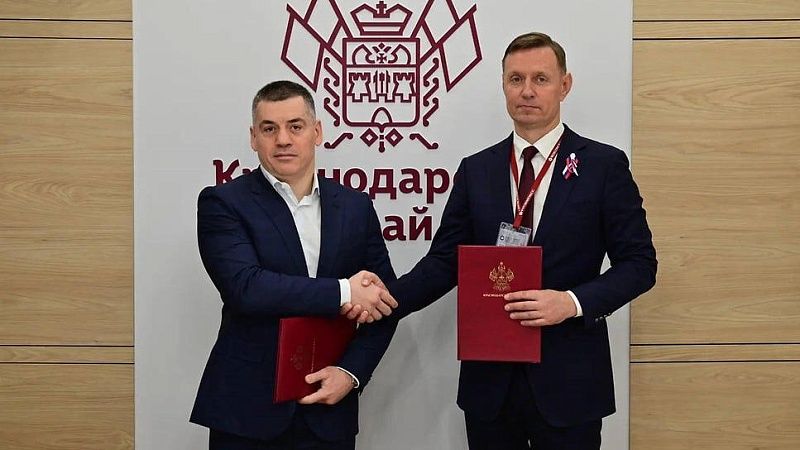 Соглашение о строительстве нового микрорайона подписал на ПМЭФ мэр Новороссийска