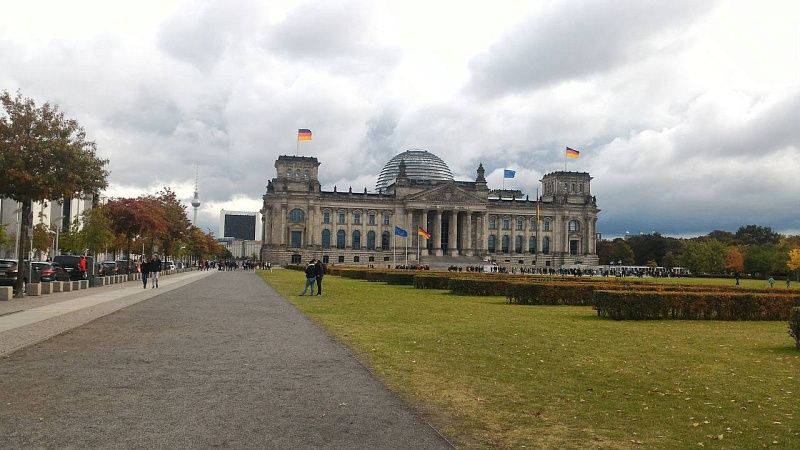 Краской облили отель из-за протеста против конференции с Писториусом в Берлине