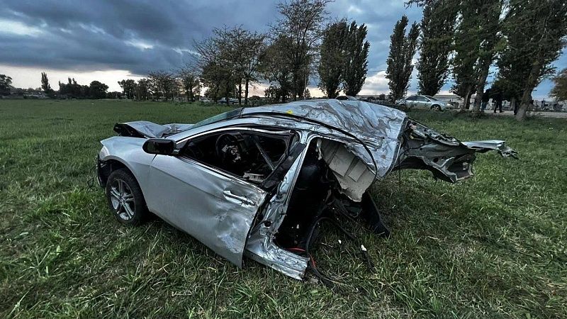 Два подростка сели в авто к неизвестному водителю и погибли в ДТП на Кубани