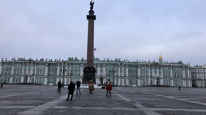 Число зрителей на параде Победы резко сократили в Петербурге