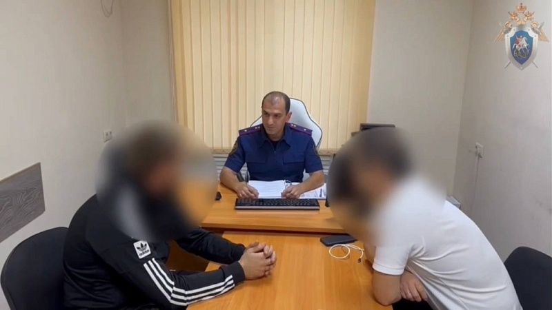 Пьяный приезжий пытался переехать соседей на машине из-за громкой музыки в Сочи