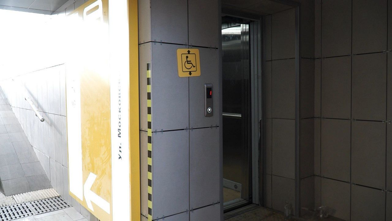 В подземке на ул. Петра Метальникова отремонтируют и отмоют испорченные лифты Фото: Телеканал «Краснодар»