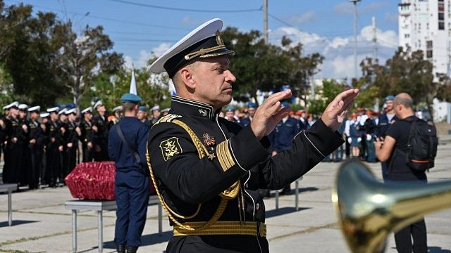Останки 21 красноармейца с воинскими почестями перезахоронили в Новороссийске 