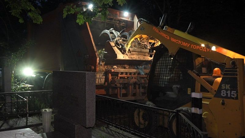 К Радонице в Краснодаре проводят уборку на кладбищах города