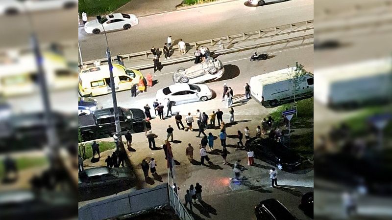 ДТП с перевёртышем произошло на улице Петра Метальникова в Краснодаре