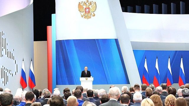 Путин заявил, что самая надежная защита капитала – это сильная и суверенная страна. Фото: http://www.kremlin.ru/events/president/transcripts/73585