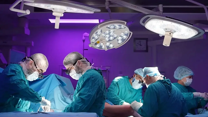 Глава Краснодара Евгений Наумов поздравил с 210-летием ККБ №1