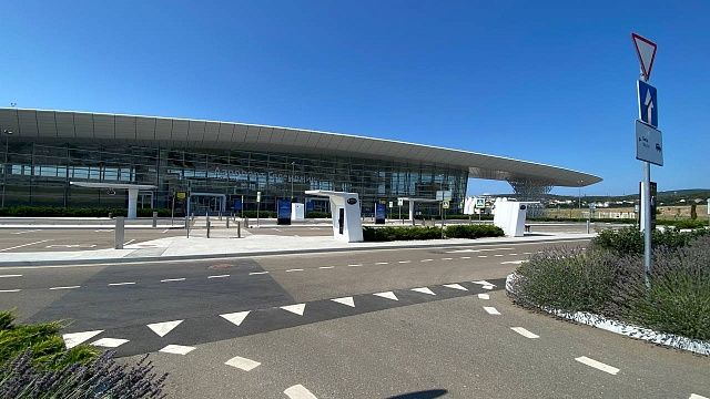 Ограничение на приём и выпуск рейсов временно ввели в аэропорту Геленджика 