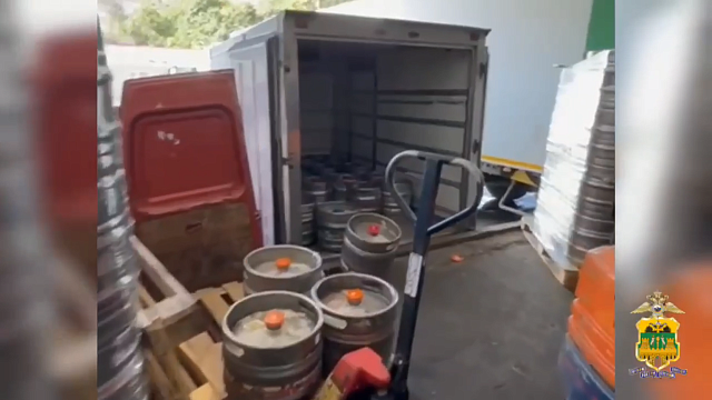 Около 3 тонн нелегального пива и сидра изъяли в Сочи