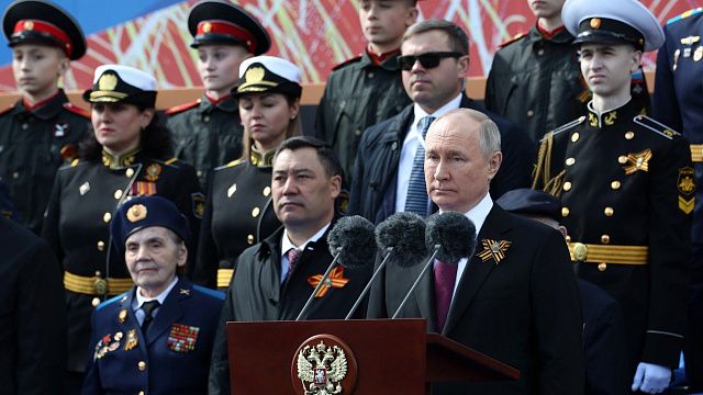 Владимир Путин поздравил россиян с праздником Великой Победы