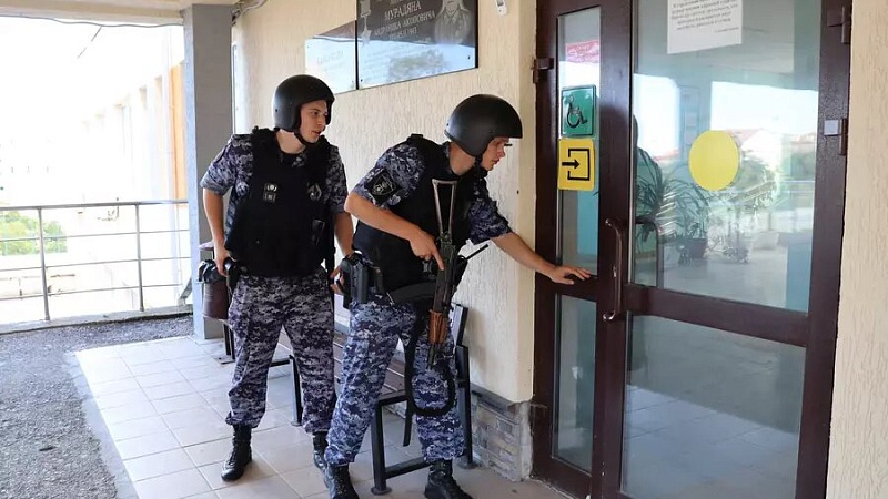 Масштабные антитеррористические учения провели в Горячем Ключе