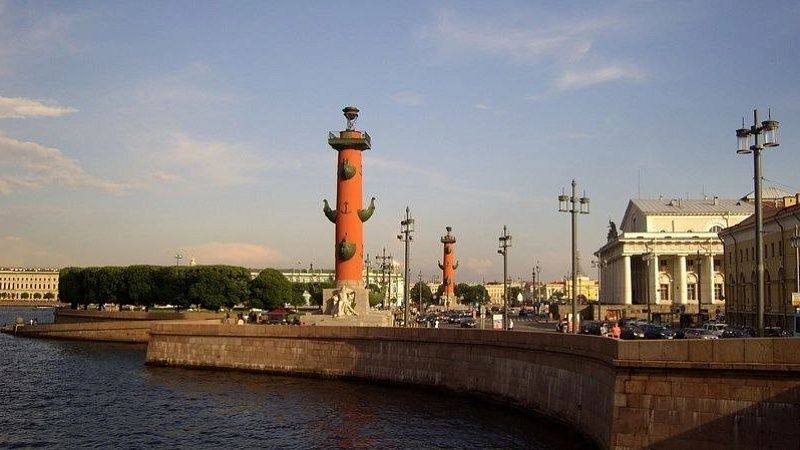 Женщина напала с ножом на девушку в метро Санкт-Петербурга