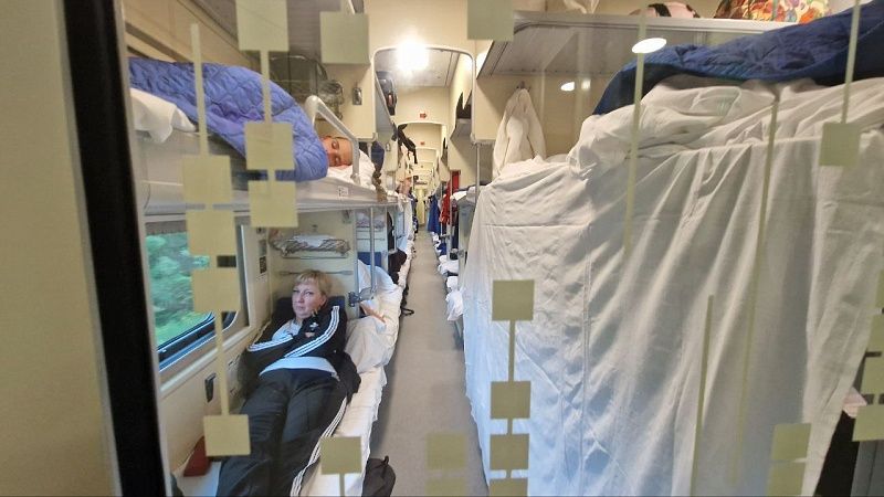 Семьдесят пять поездов задержатся из-за упавших дронов ВСУ в Ростовской области