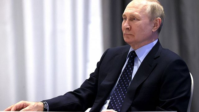 Владимир Путин поручил определить объемы дополнительной поддержки регионов России