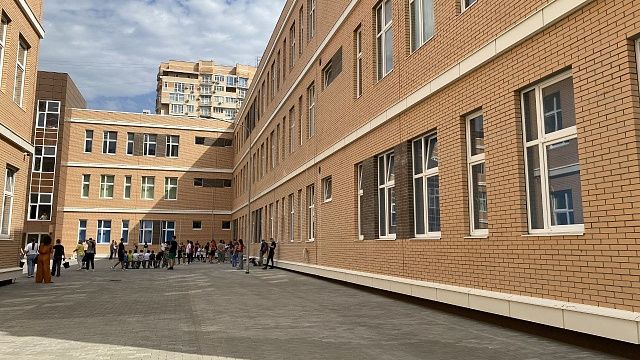 Таксист ради забавы зверски избил подростка по дороге в школу в Екатеринбурге