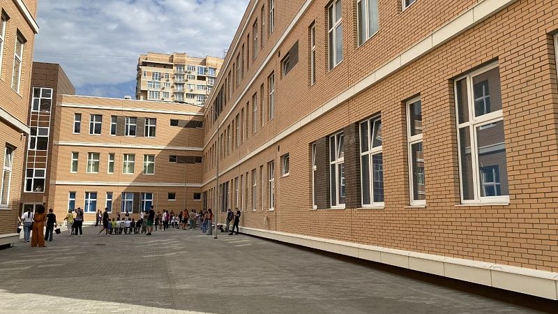 Таксист ради забавы зверски избил подростка по дороге в школу в Екатеринбурге