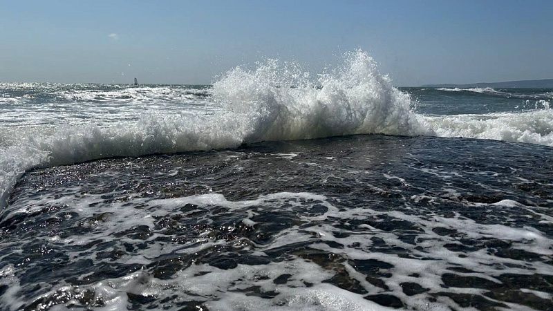 Об усилении волнения моря предупредили жителей и гостей Сочи