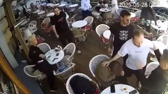 Экс-игрок «Краснодара» Смолов ударил двух мужчин в центре Москвы