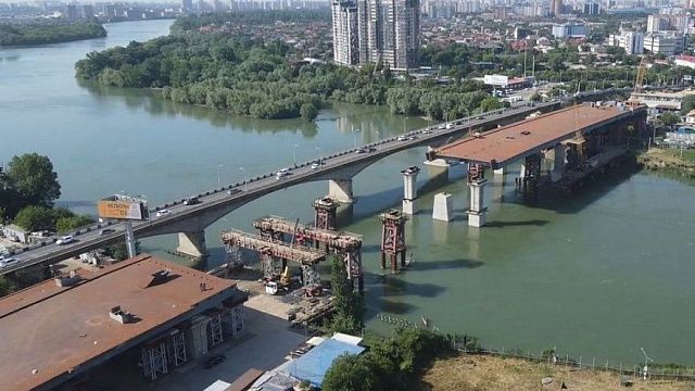 Губернатор Кубани: Яблоновский мост возводят круглосуточно