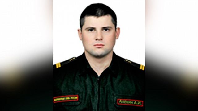 Младший сержант Алексей Алехин восстановил аппаратуру связи под огнём вражеской артиллерии