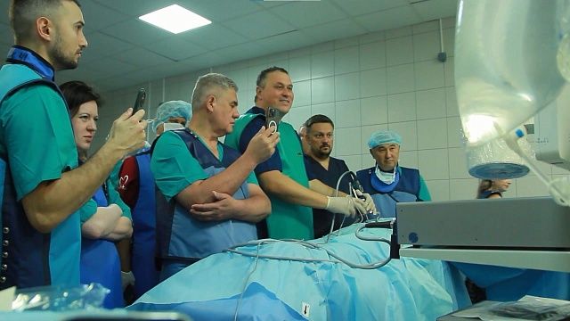 Европейские врачи провели курс по эндоскопической хирургии для кубанских врачей