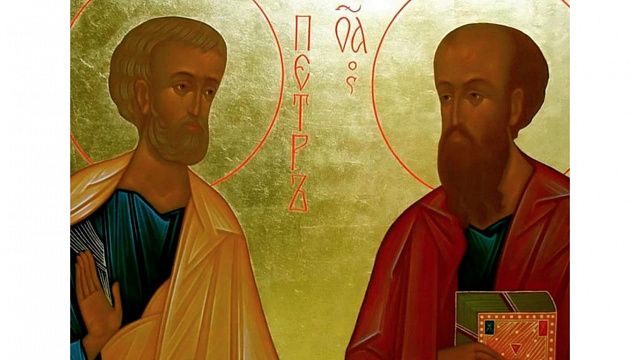 Православные жители России отмечают День святых апостолов Петра и Павла