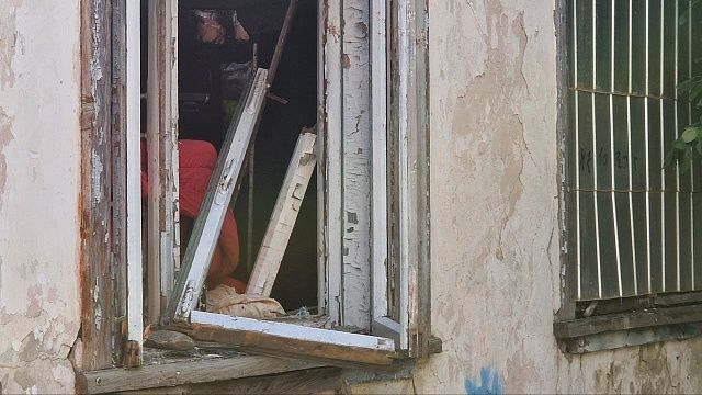 Замену стекол в повреждённых при атаке БПЛА домах начали в Чебоксарах 