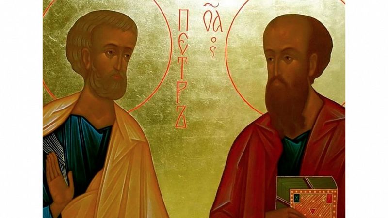 Православные жители России отмечают День святых апостолов Петра и Павла