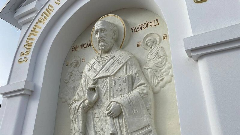 Две женщины устроили дебош в храме в Адлере