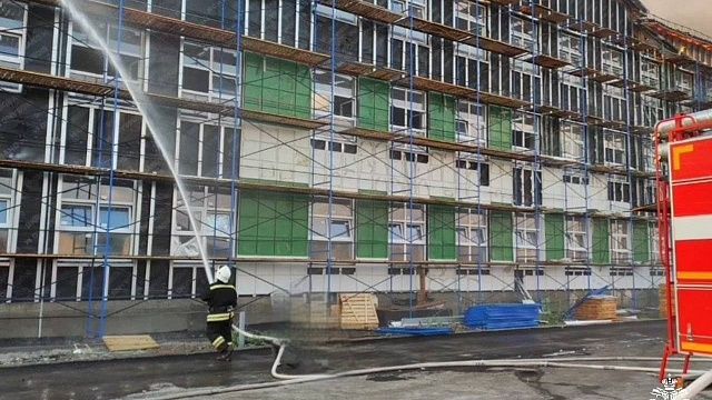 На месте пожара в строящейся школе в Тбилисской проведут экспертизу
