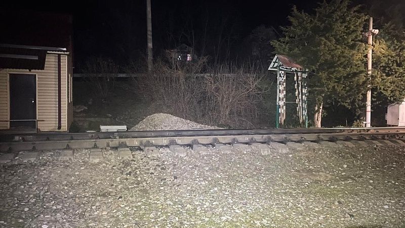 Поезд насмерть сбил ночью мужчину на Кубани