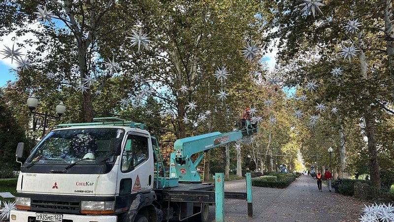 Наумов призвал горожан быть аккуратными с новогодними украшениями в Краснодаре