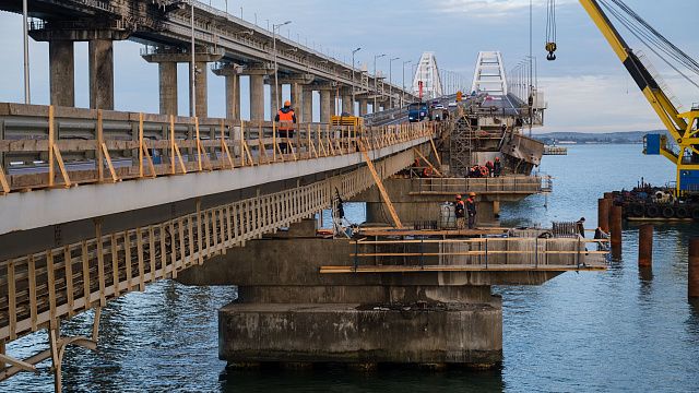 Движение по Крымскому мосту возобновили на 1,5 часа раньше
